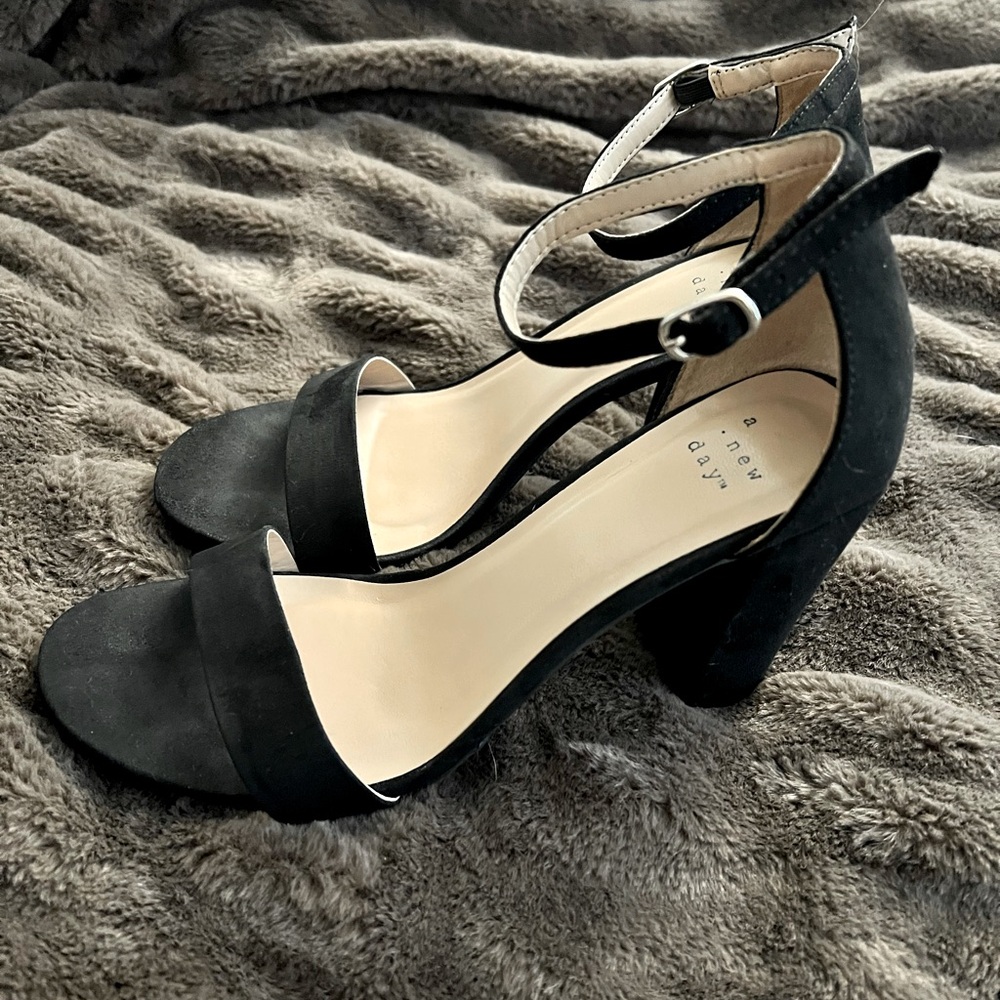 Black Suede Heels Size 8